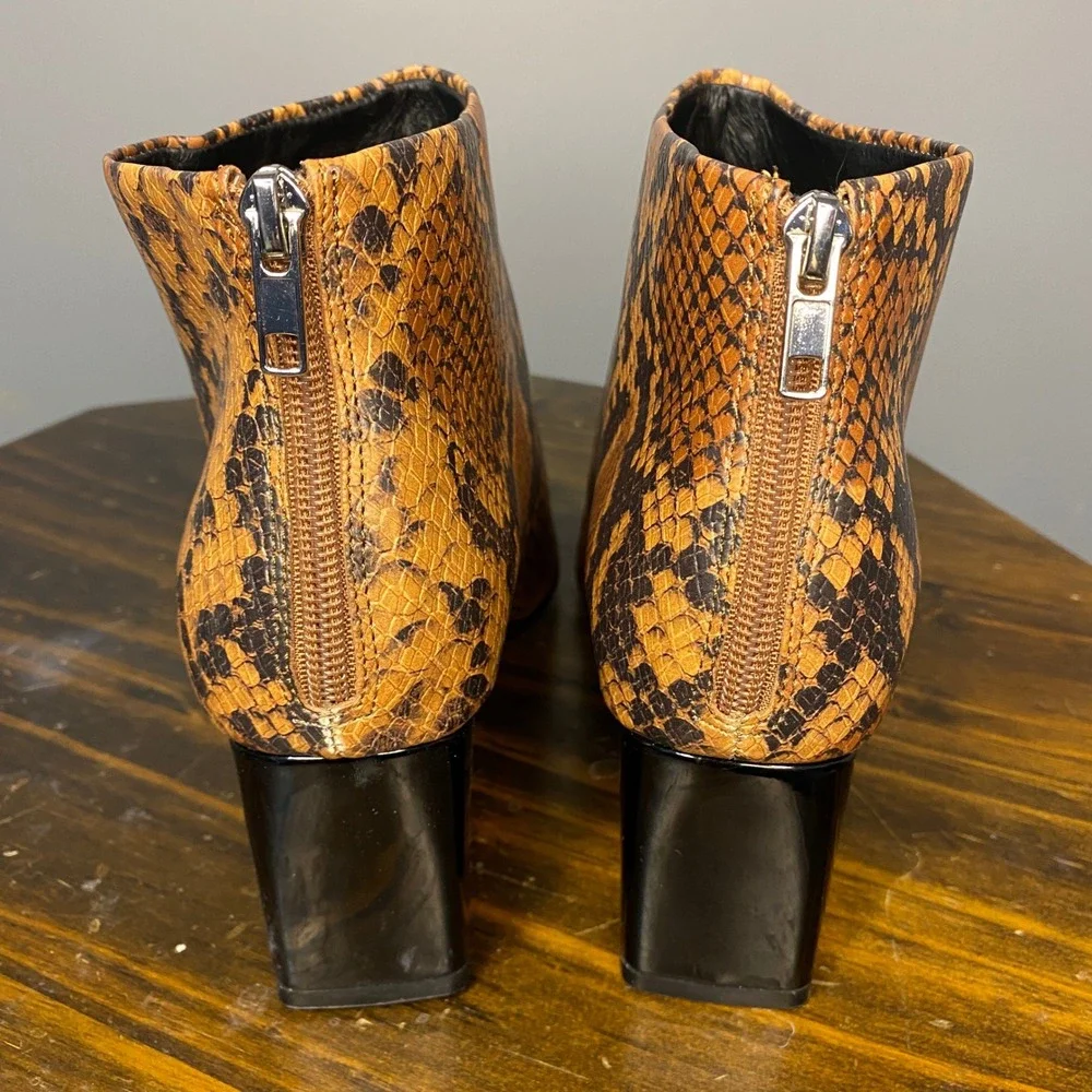 VHNY New York Women's Snake Print Pointed Toe Ankle Boots Block Heel Size 10‎